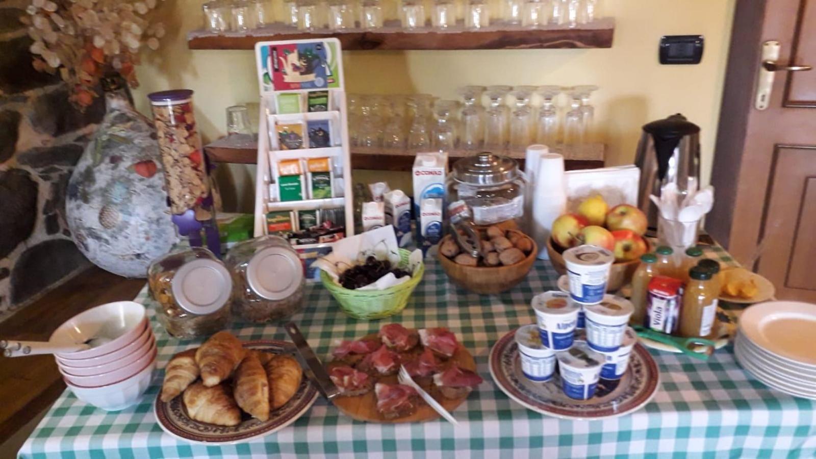 Il Casolare Bioenergetico Bed & Breakfast Albareto  Exterior photo