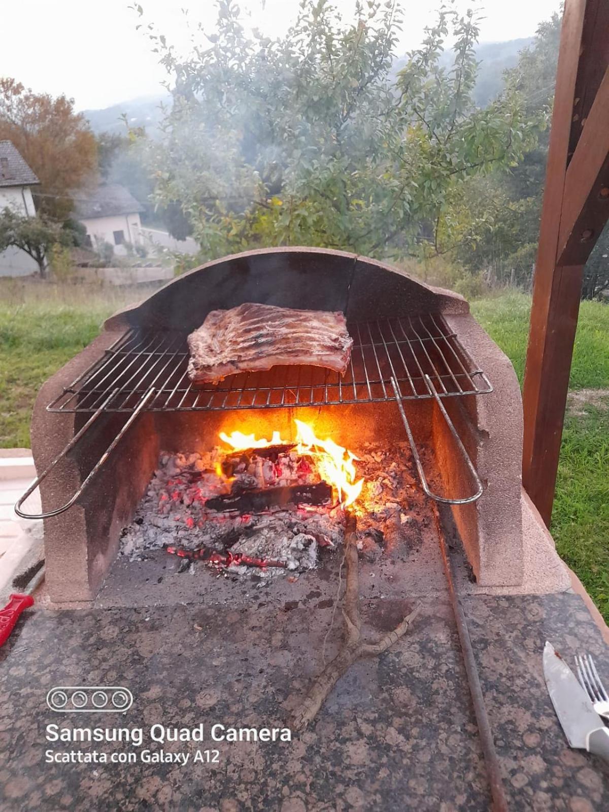 Il Casolare Bioenergetico Bed & Breakfast Albareto  Exterior photo
