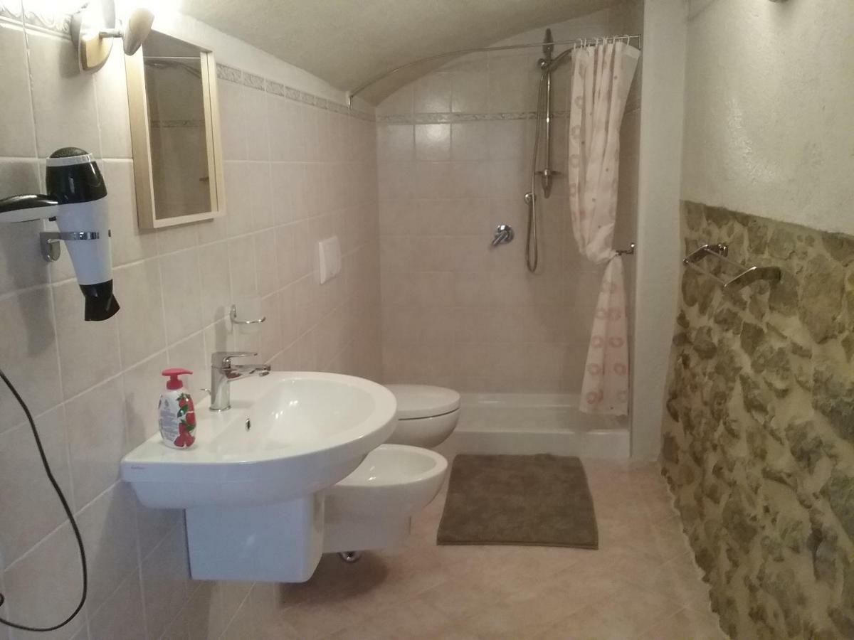Il Casolare Bioenergetico Bed & Breakfast Albareto  Exterior photo
